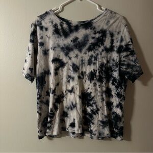 Elizabeth and James Black and White Boxy Short Sleeve Tee